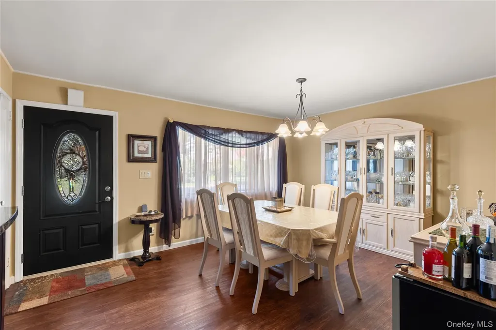 1605 Henry Road Wantagh NY 11793