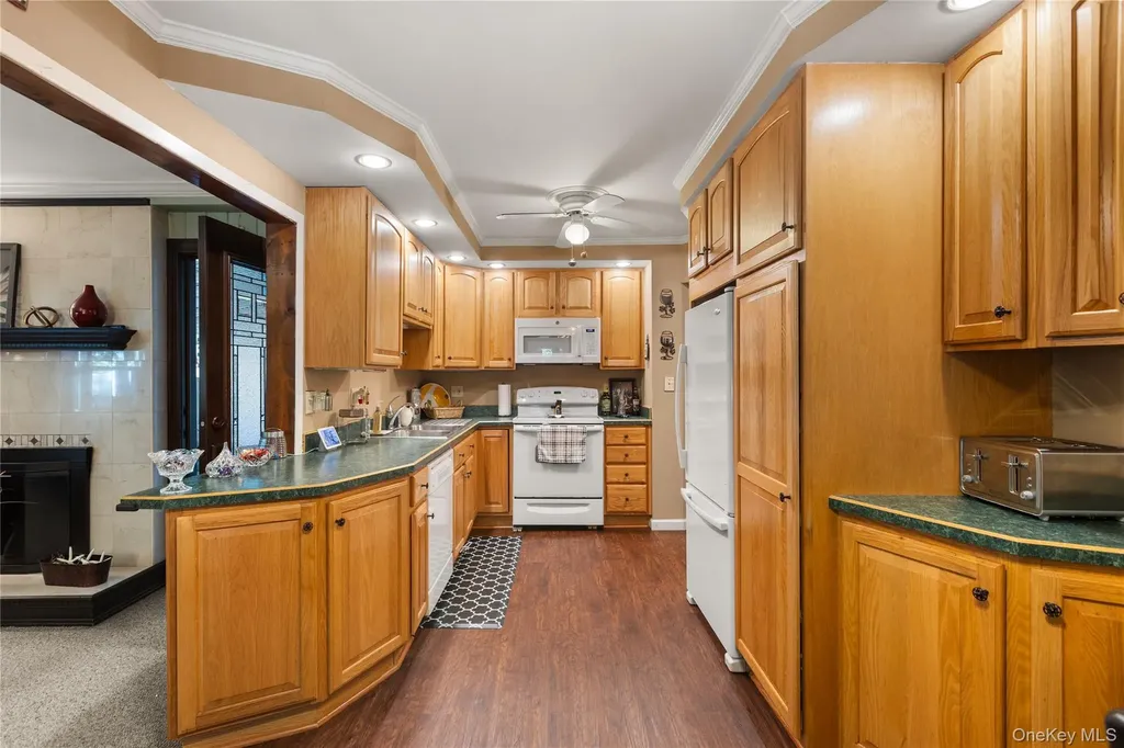 1605 Henry Road Wantagh NY 11793