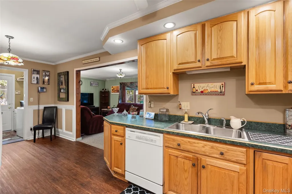1605 Henry Road Wantagh NY 11793