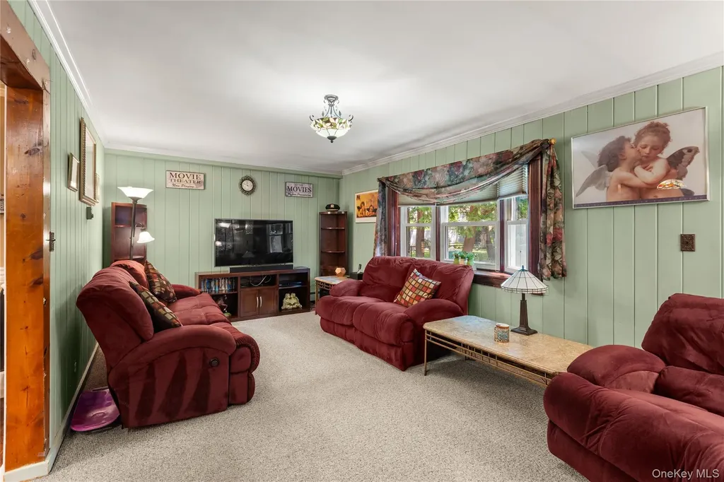 1605 Henry Road Wantagh NY 11793