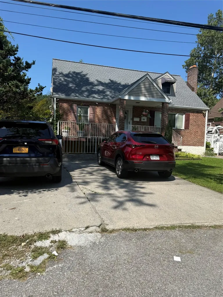 195 Clunie Avenue Yonkers NY 10703