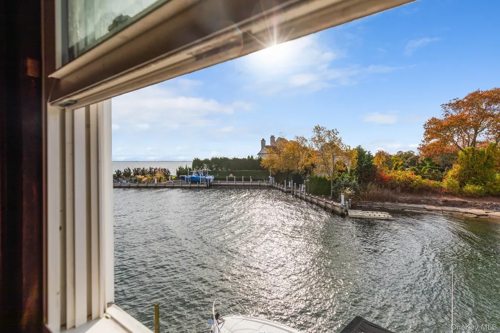 24 Cottage Avenue Bay Shore NY 11706