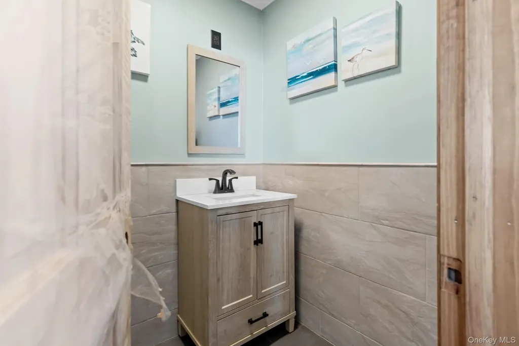 24 Cottage Avenue Bay Shore NY 11706