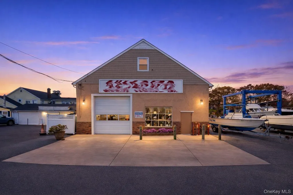 24 Cottage Avenue Bay Shore NY 11706