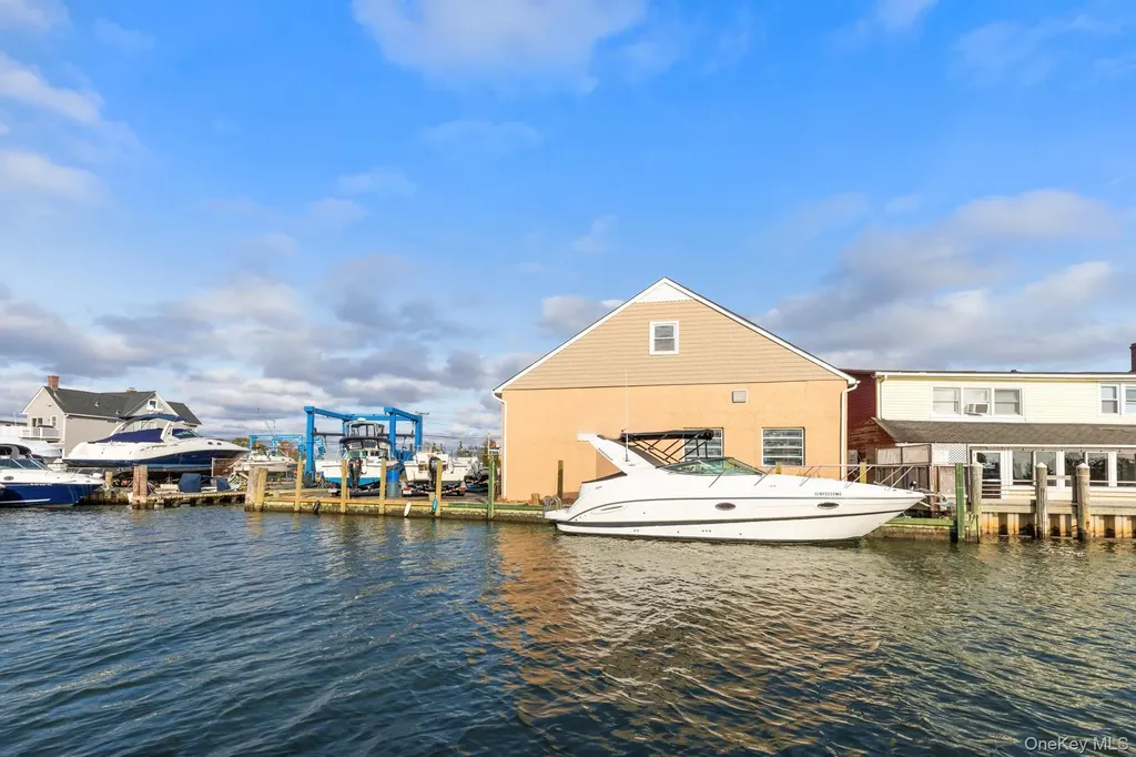 24 Cottage Avenue Bay Shore NY 11706