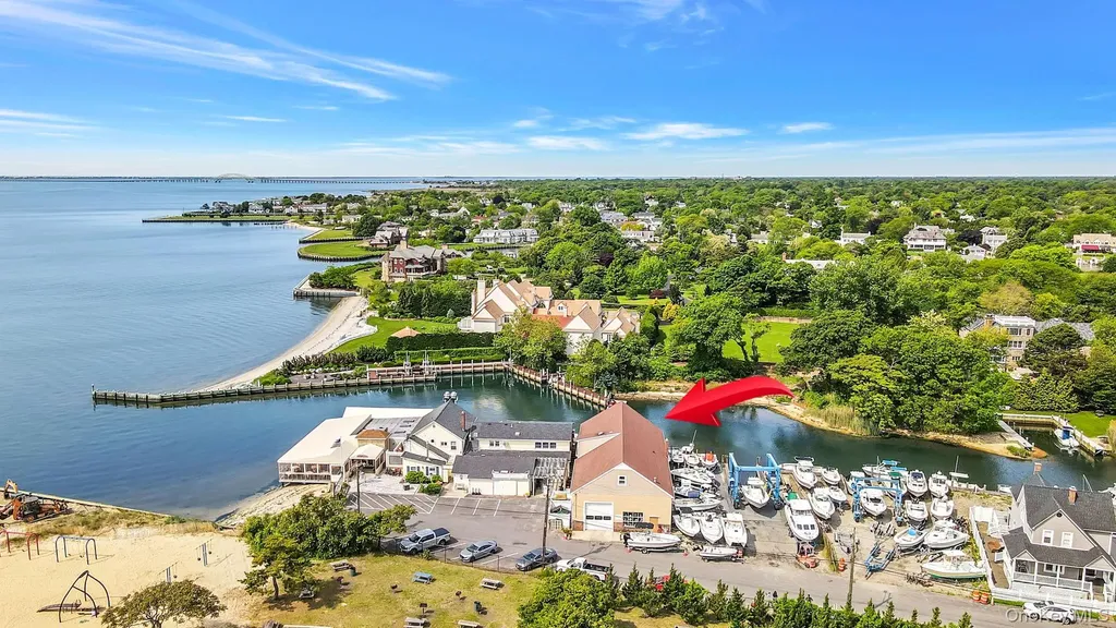 24 Cottage Avenue Bay Shore NY 11706