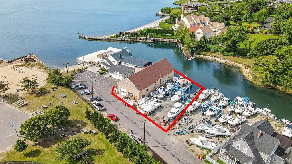 24 Cottage Avenue Bay Shore NY 11706