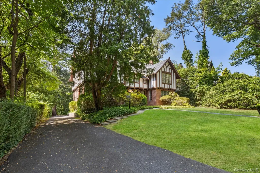 3 Walworth Avenue Scarsdale NY 10583