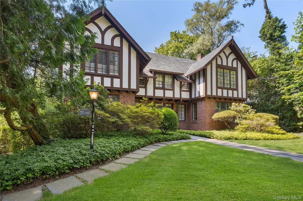 3 Walworth Avenue Scarsdale NY 10583