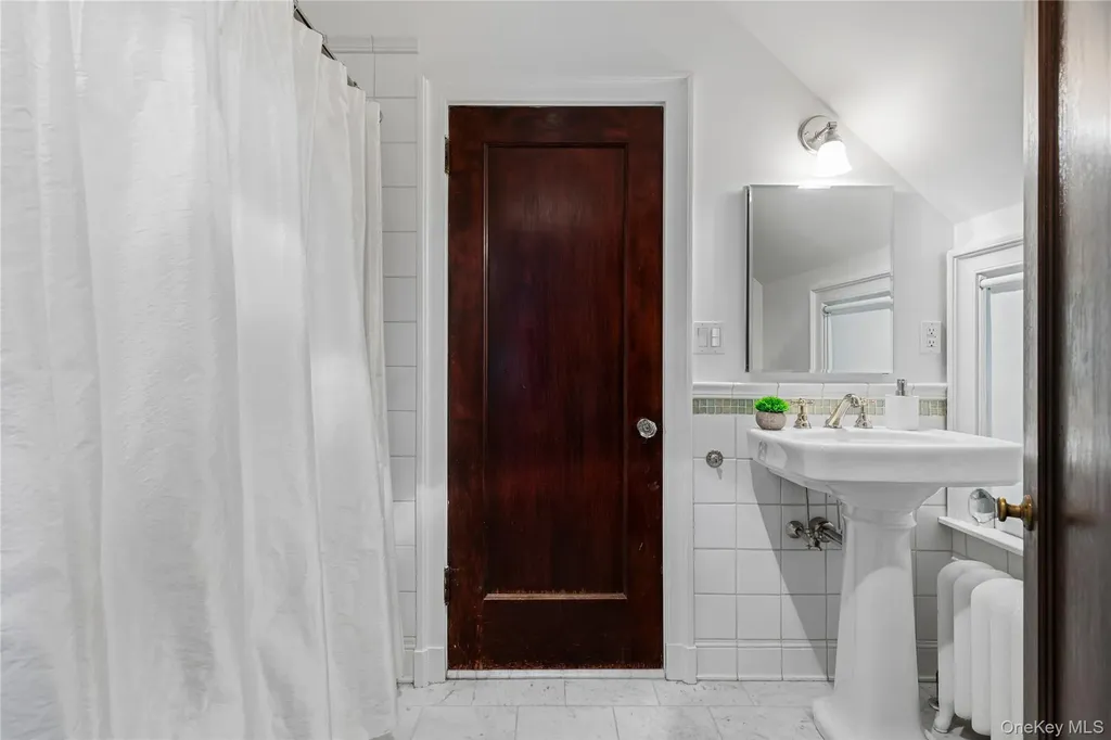 3 Walworth Avenue Scarsdale NY 10583