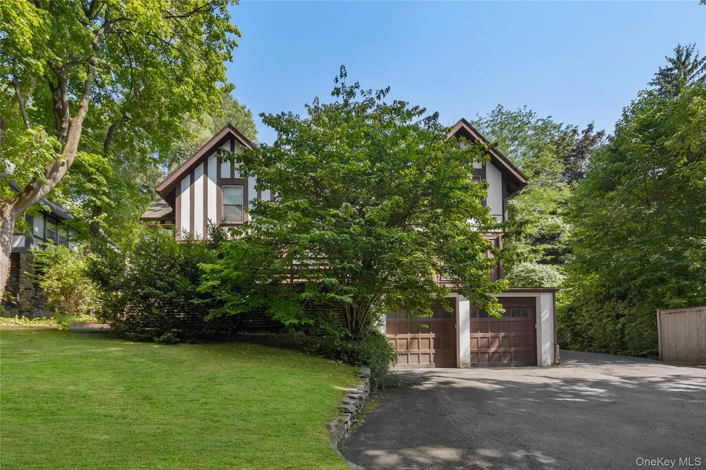 3 Walworth Avenue Scarsdale NY 10583