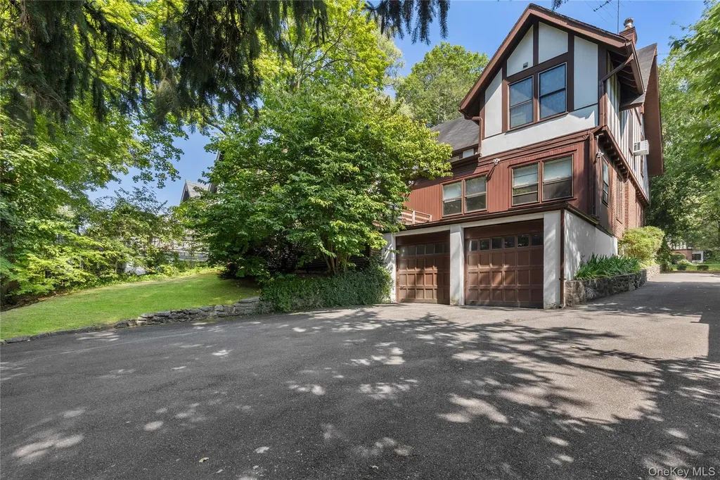 3 Walworth Avenue Scarsdale NY 10583