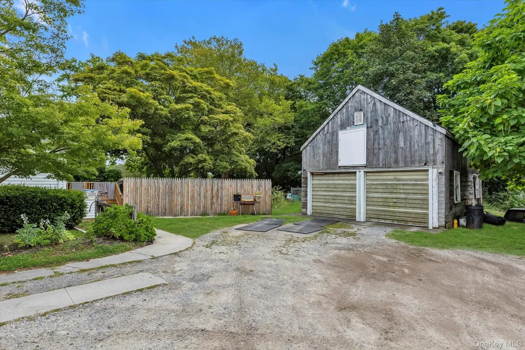653 Main Road Aquebogue NY 11931