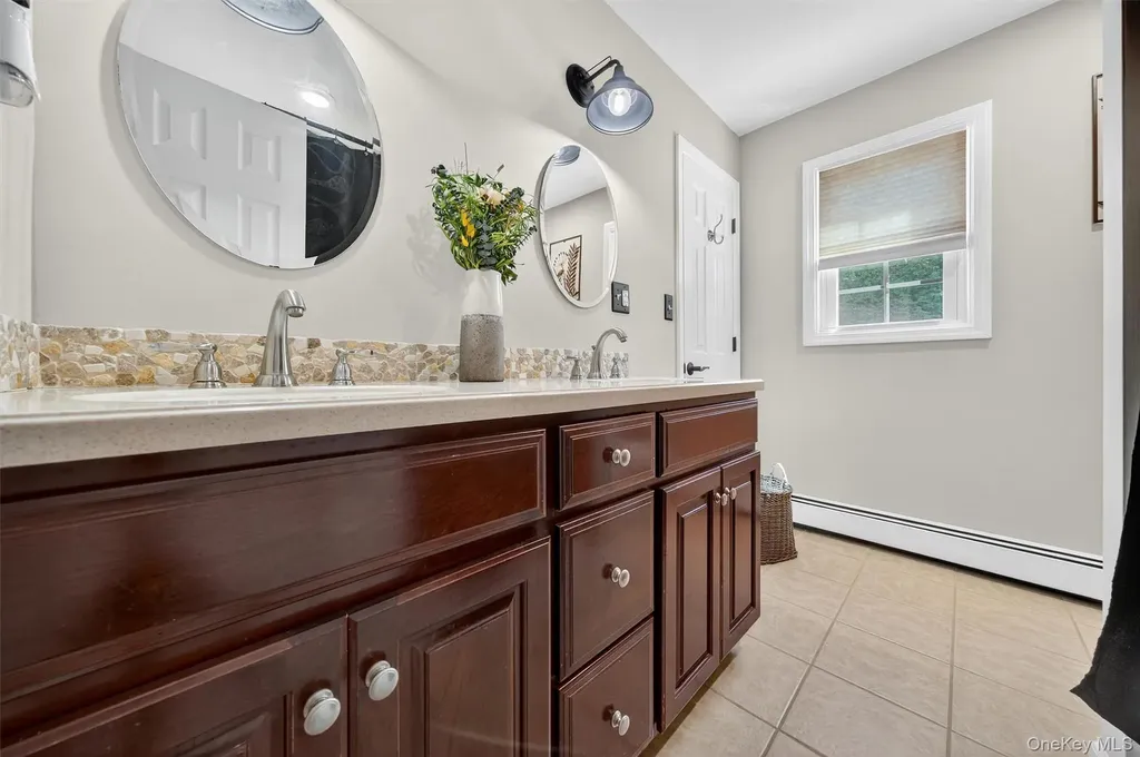 61 Southern Lane Warwick NY 10990