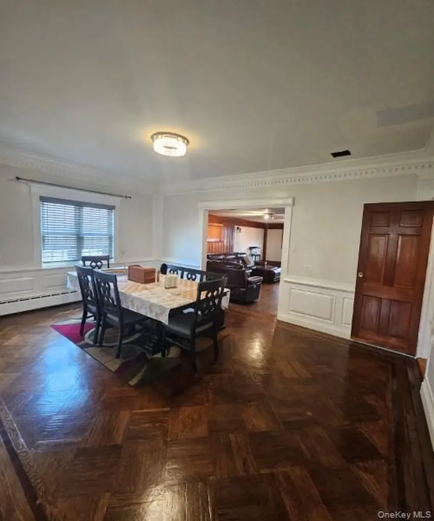 127 Hempstead Avenue Lynbrook NY 11563
