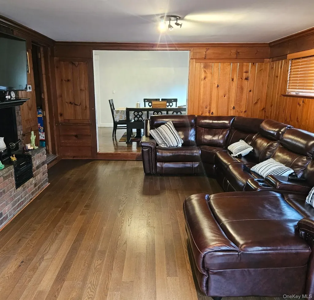 127 Hempstead Avenue Lynbrook NY 11563