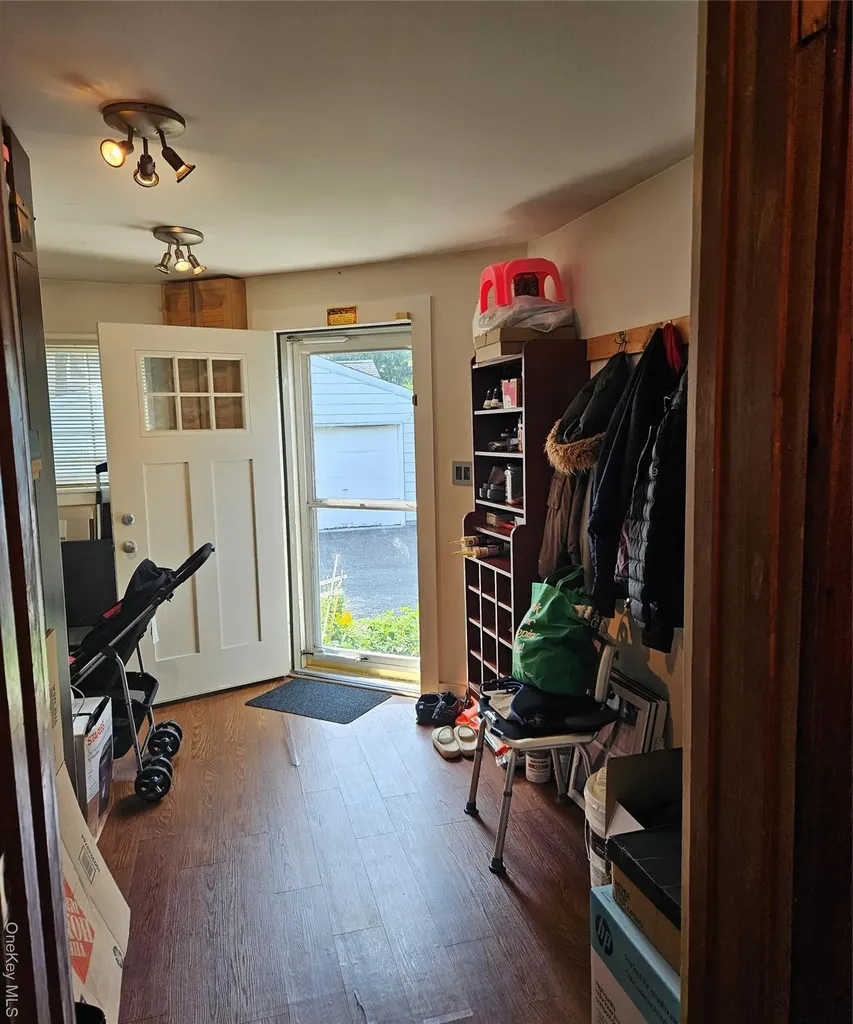 127 Hempstead Avenue Lynbrook NY 11563