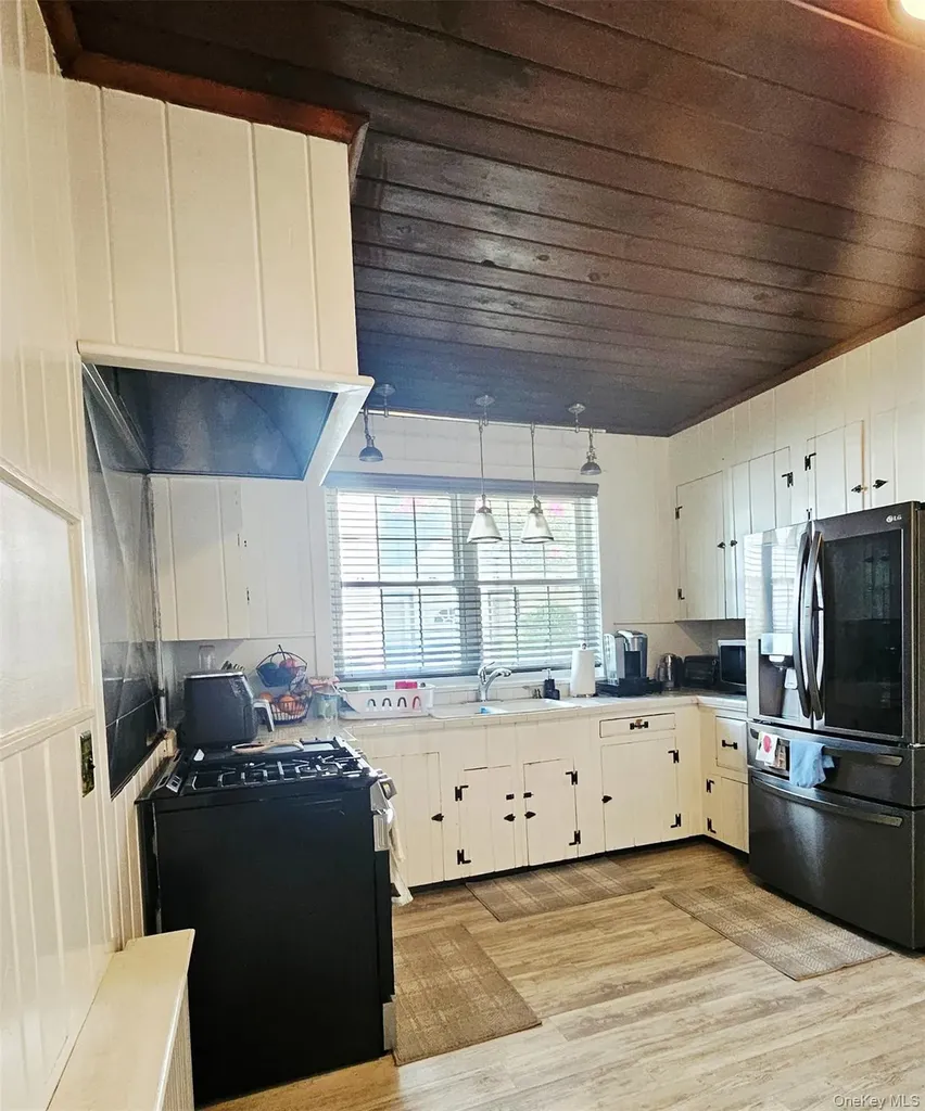 127 Hempstead Avenue Lynbrook NY 11563