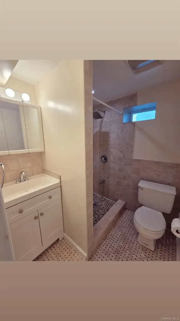 127 Hempstead Avenue Lynbrook NY 11563