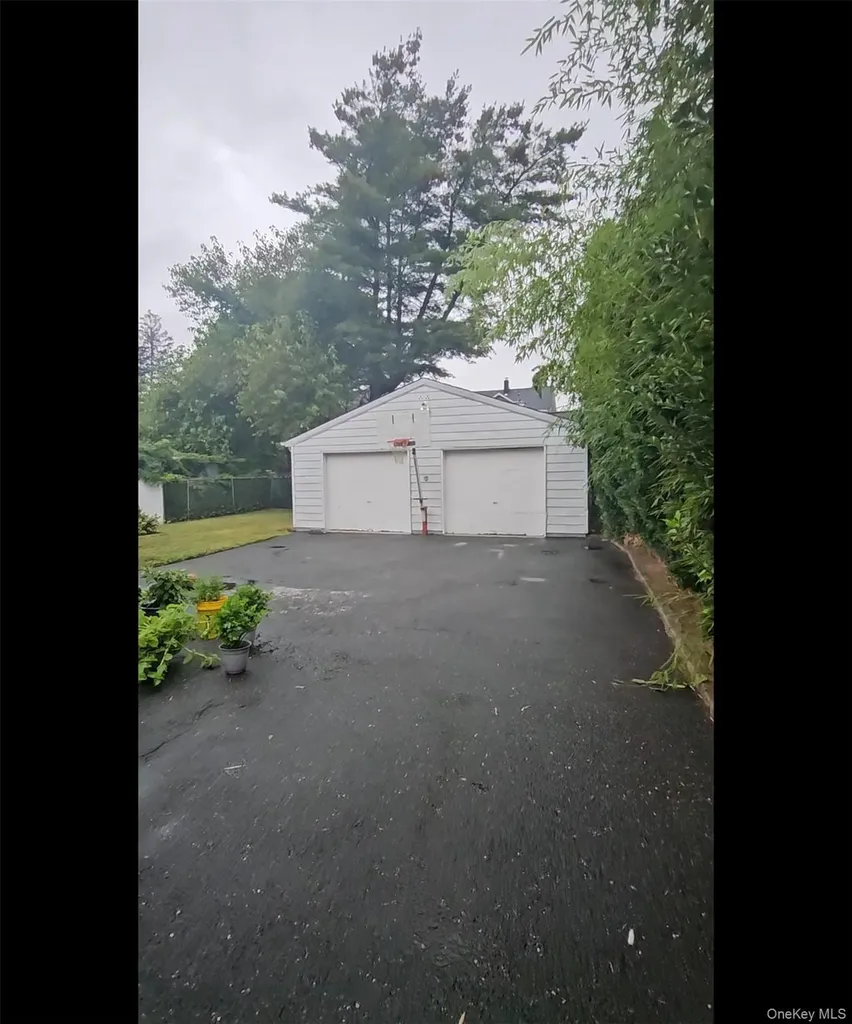 127 Hempstead Avenue Lynbrook NY 11563