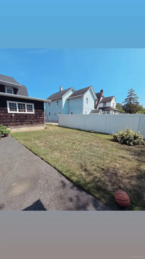 127 Hempstead Avenue Lynbrook NY 11563