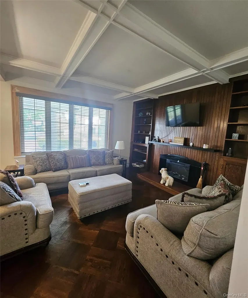127 Hempstead Avenue Lynbrook NY 11563