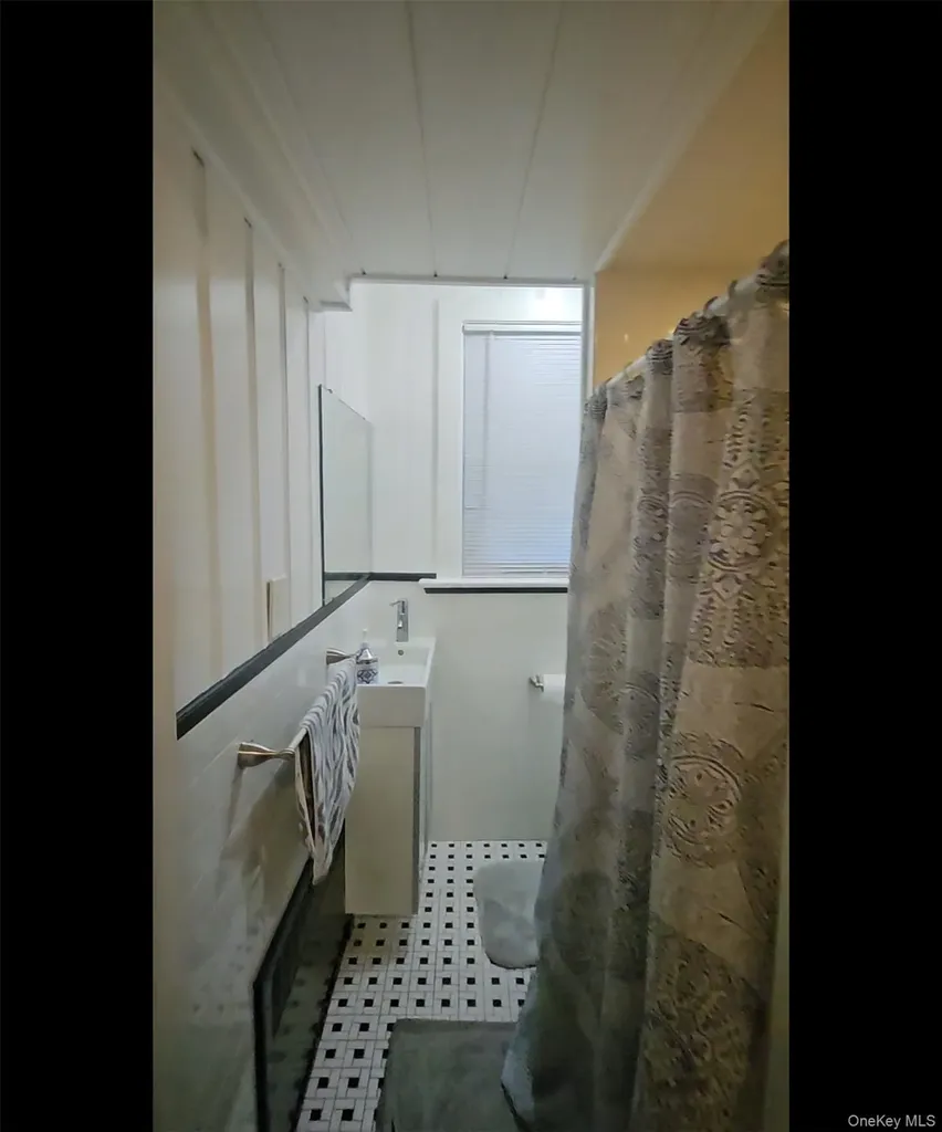 127 Hempstead Avenue Lynbrook NY 11563