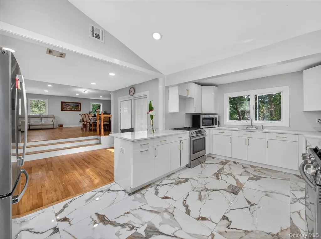 7 Eleanor Place Airmont NY 10952