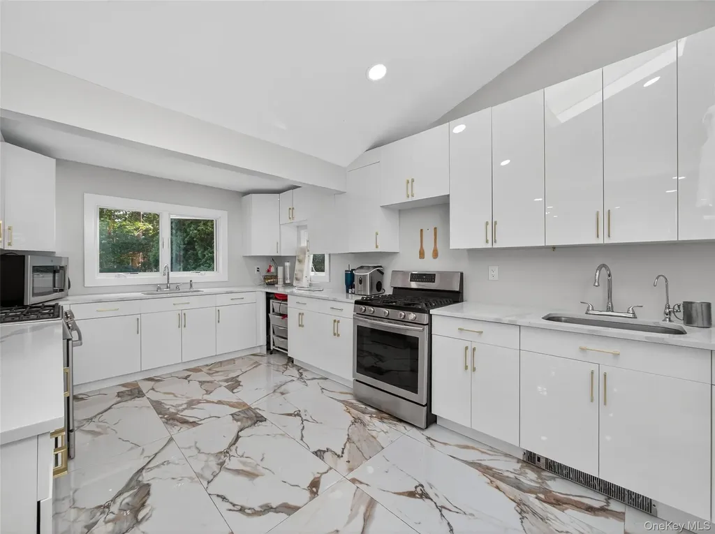 7 Eleanor Place Airmont NY 10952