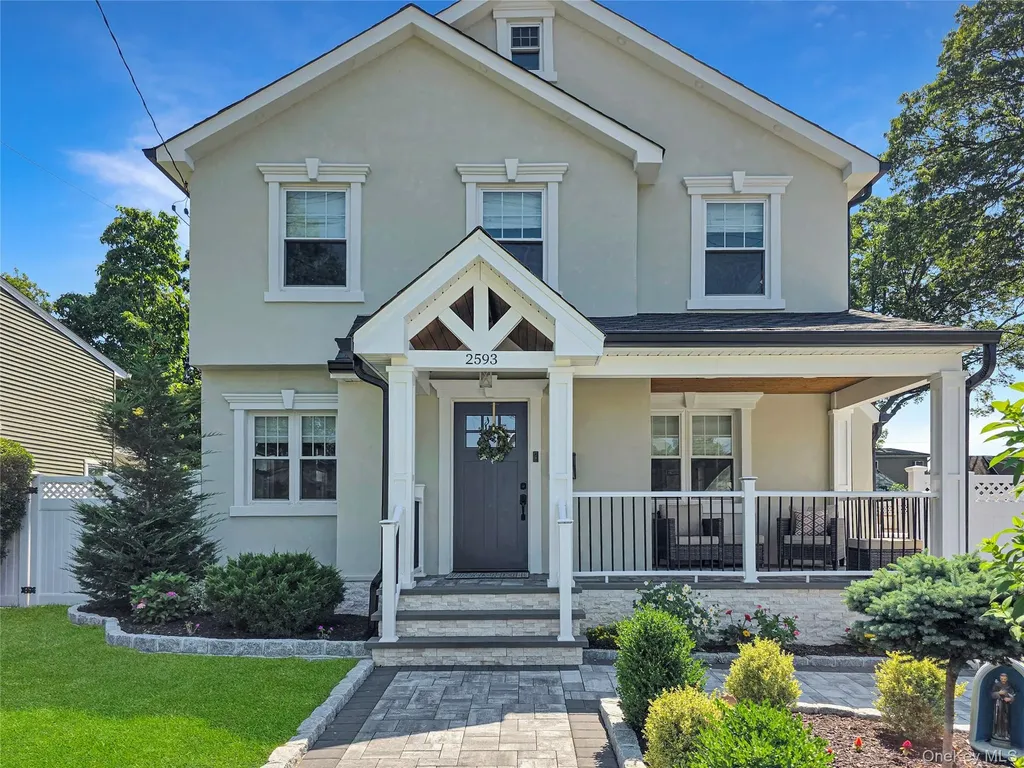 2593 Loftus Avenue Oceanside NY 11572