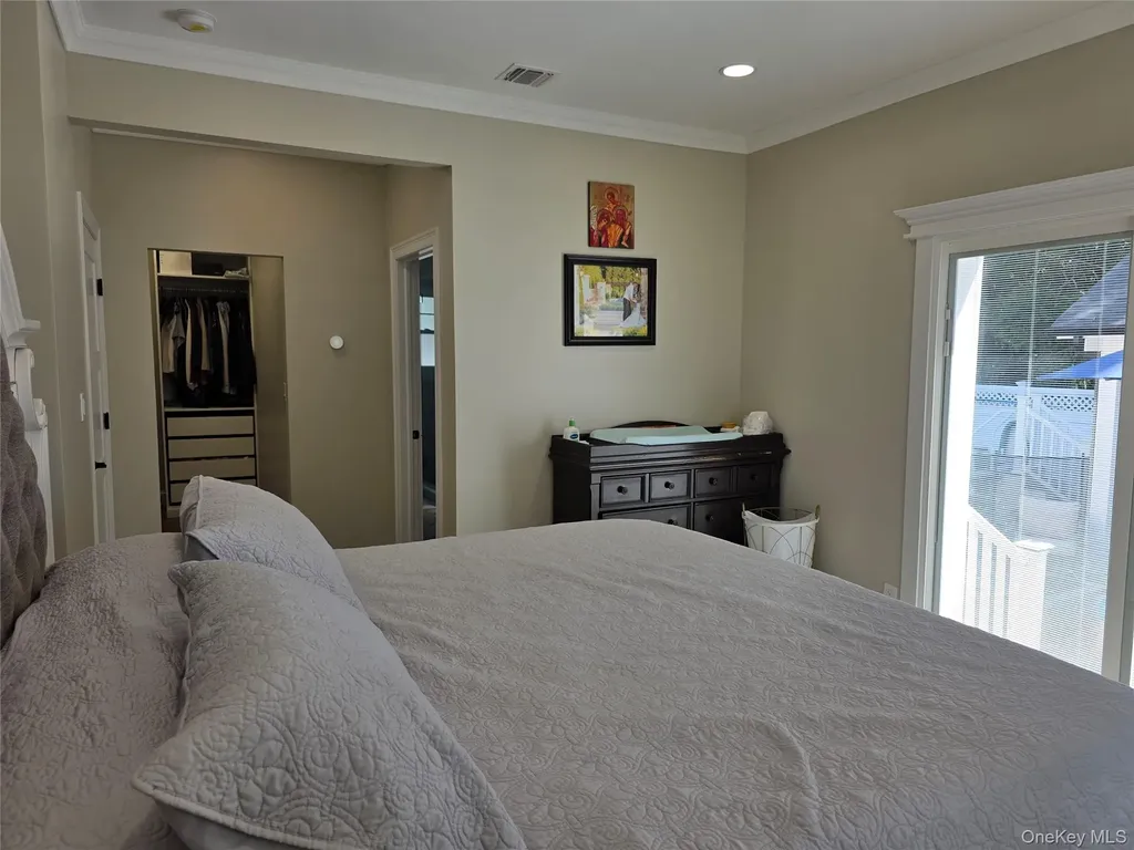2593 Loftus Avenue Oceanside NY 11572