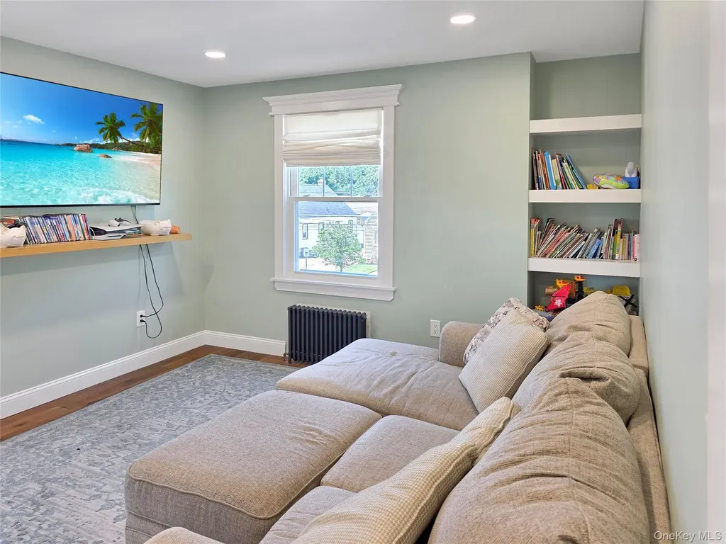 2593 Loftus Avenue Oceanside NY 11572