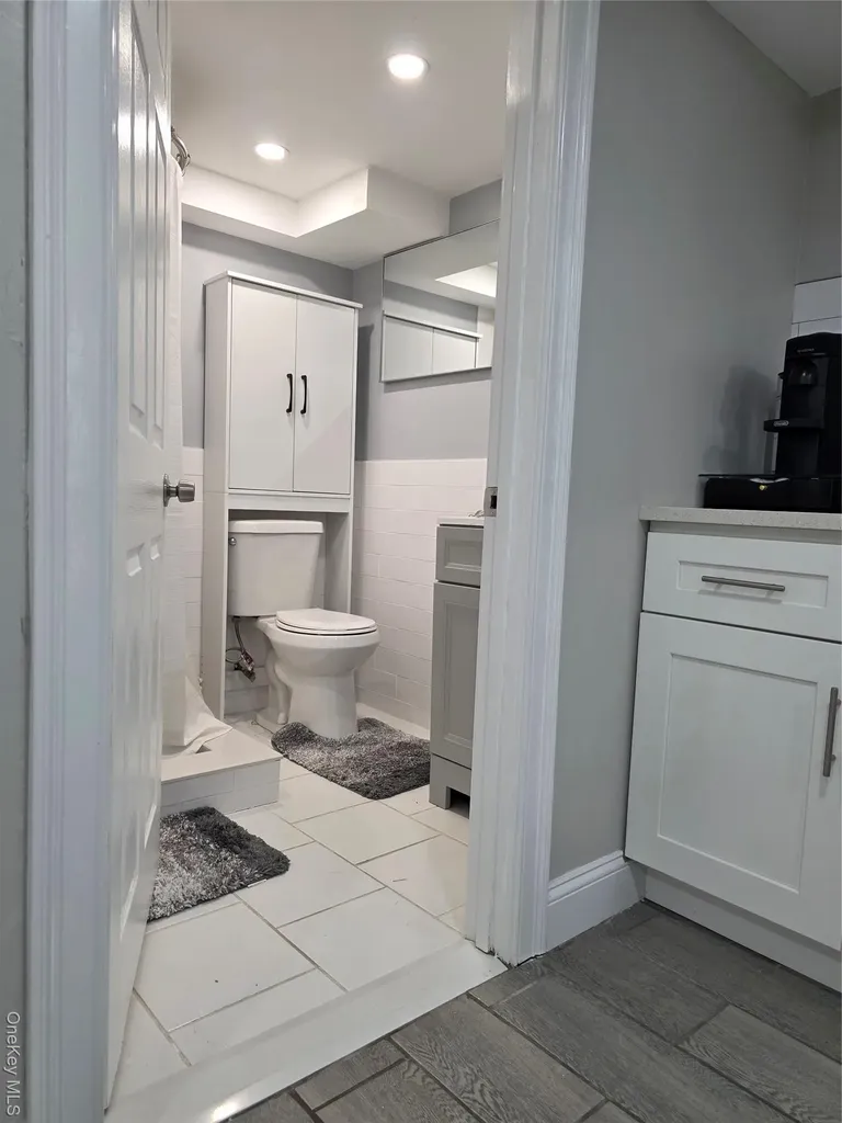 2593 Loftus Avenue Oceanside NY 11572