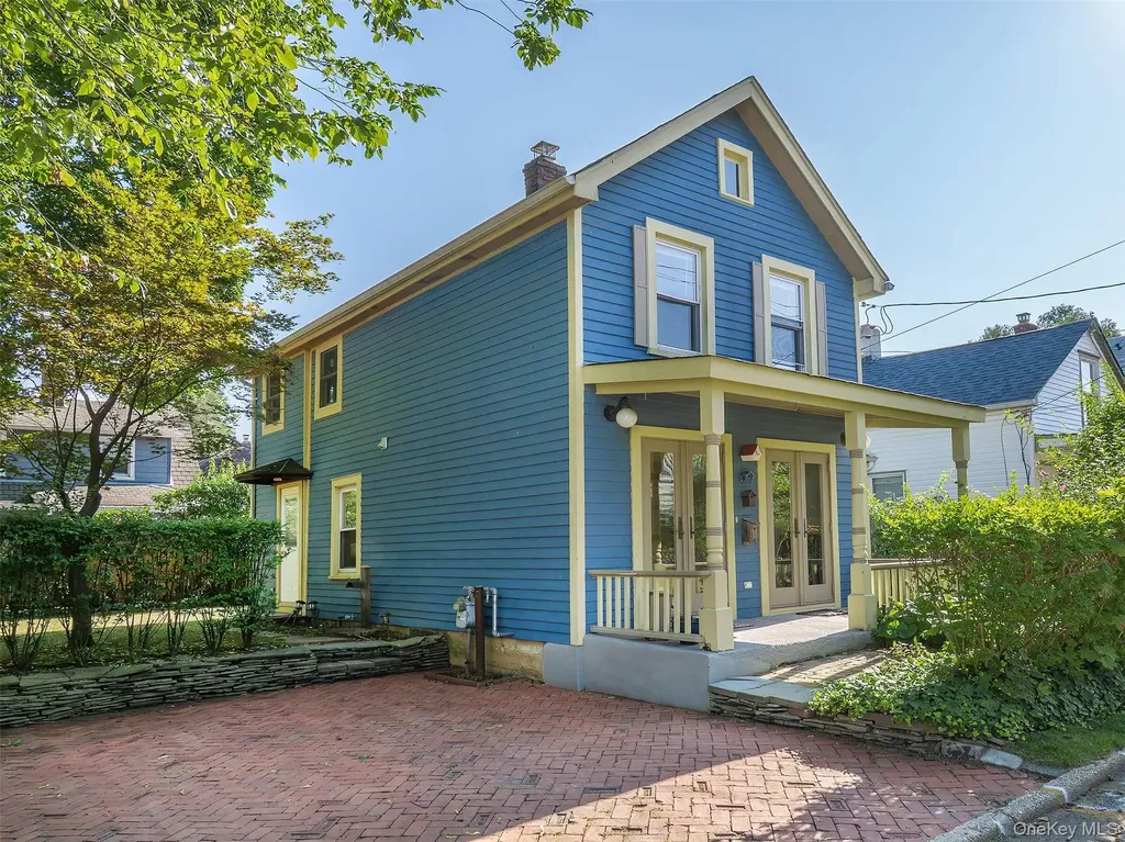 35 14th Avenue Sea Cliff NY 11579