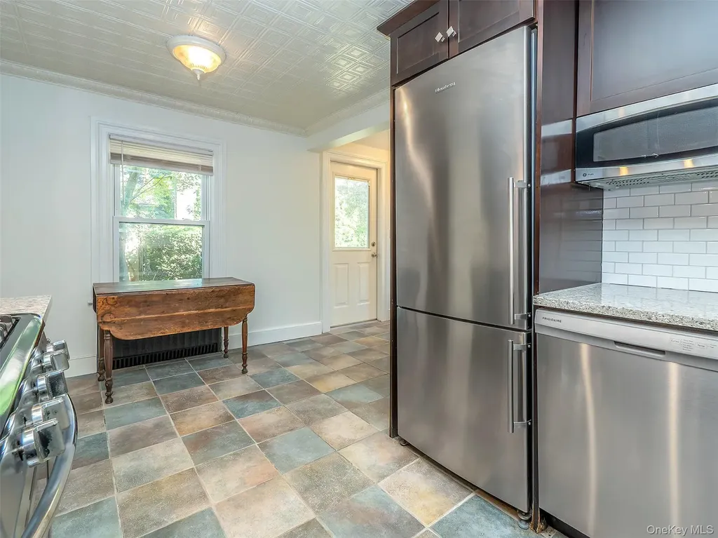 35 14th Avenue Sea Cliff NY 11579