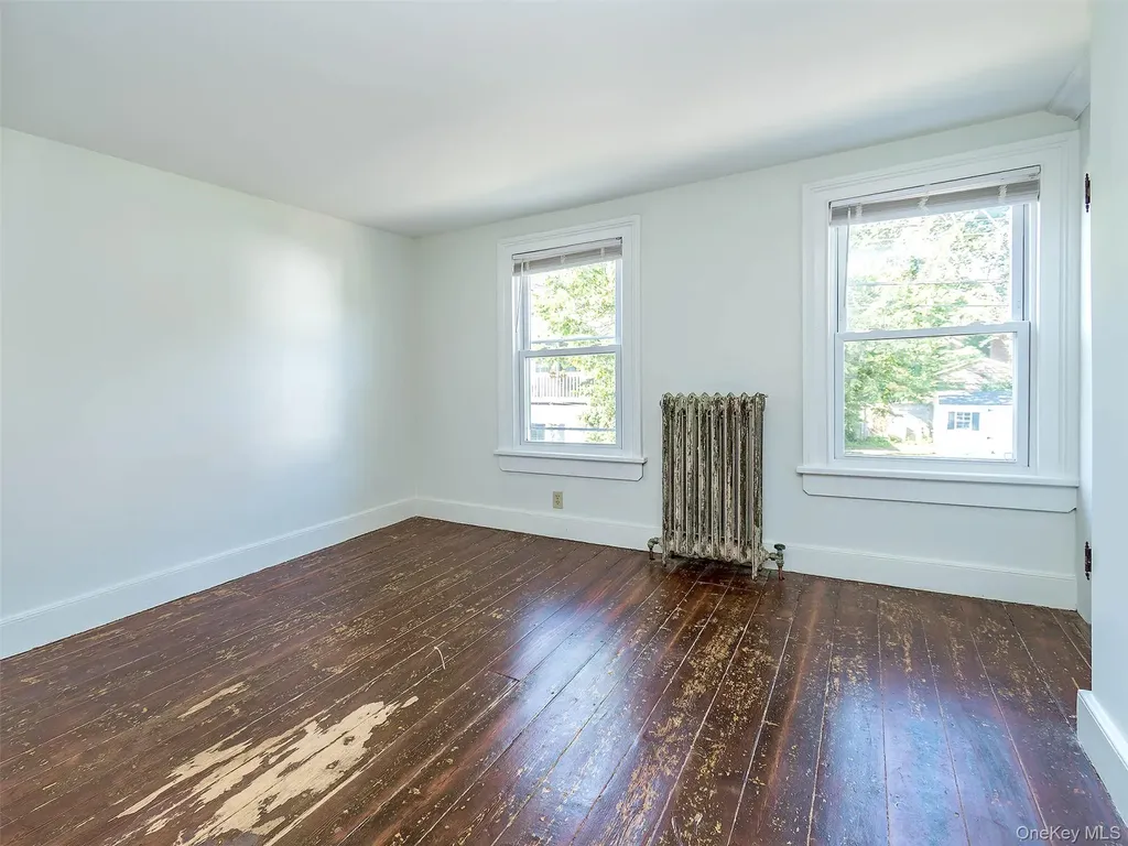 35 14th Avenue Sea Cliff NY 11579