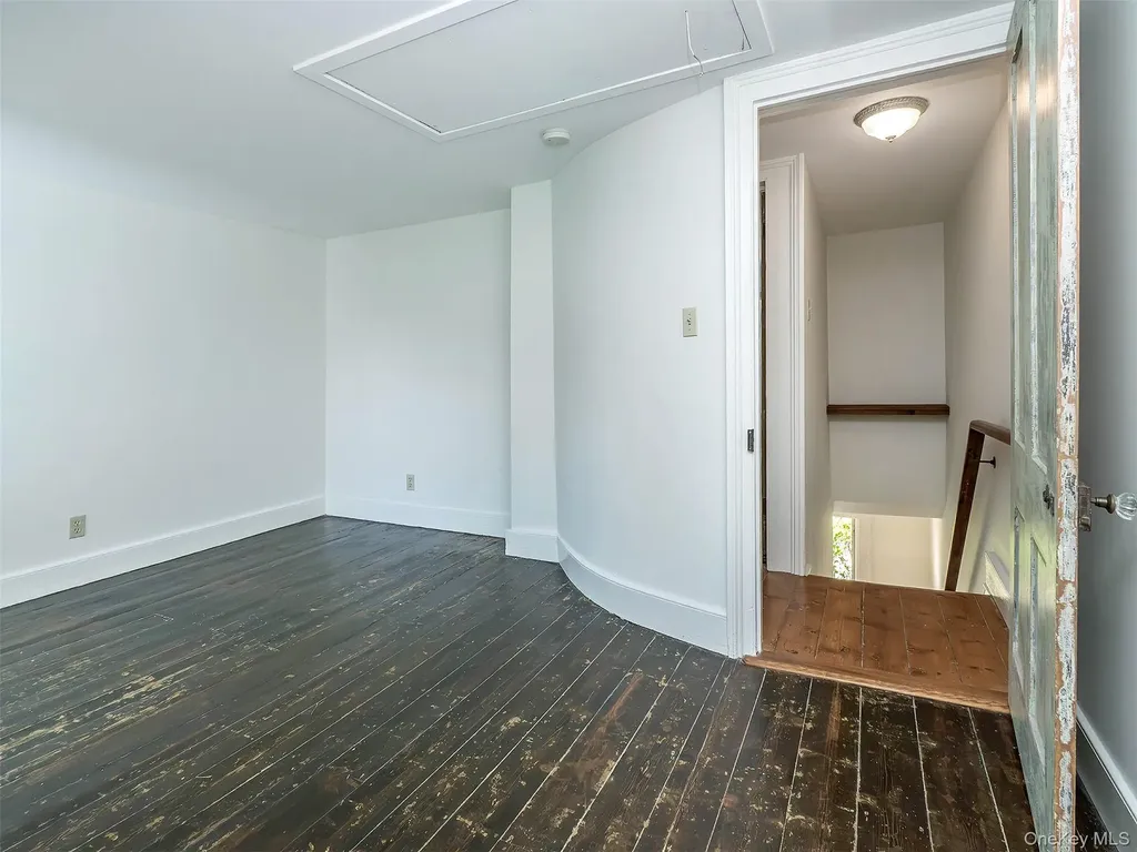 35 14th Avenue Sea Cliff NY 11579