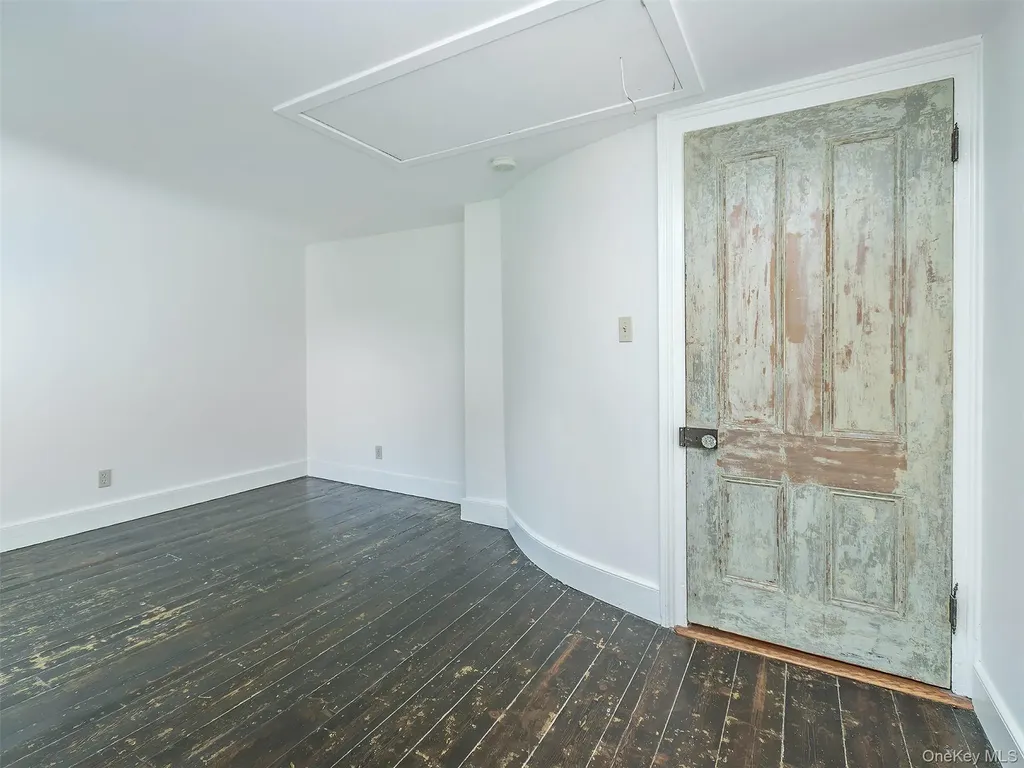35 14th Avenue Sea Cliff NY 11579