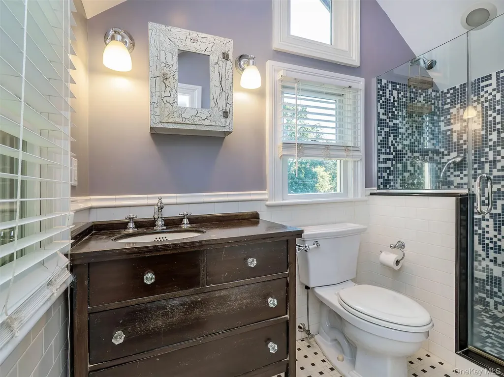 35 14th Avenue Sea Cliff NY 11579