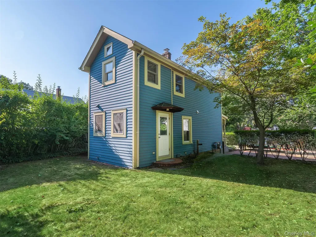 35 14th Avenue Sea Cliff NY 11579