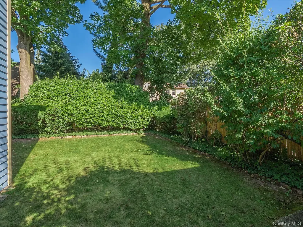 35 14th Avenue Sea Cliff NY 11579