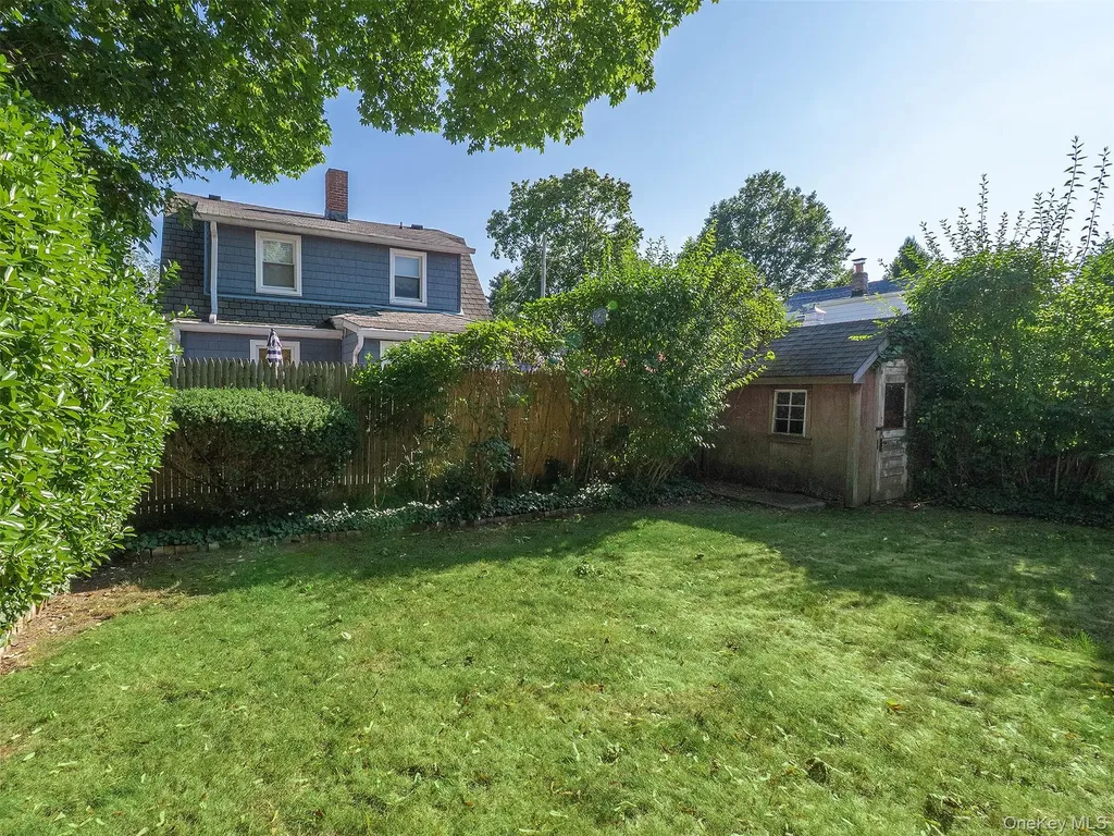 35 14th Avenue Sea Cliff NY 11579