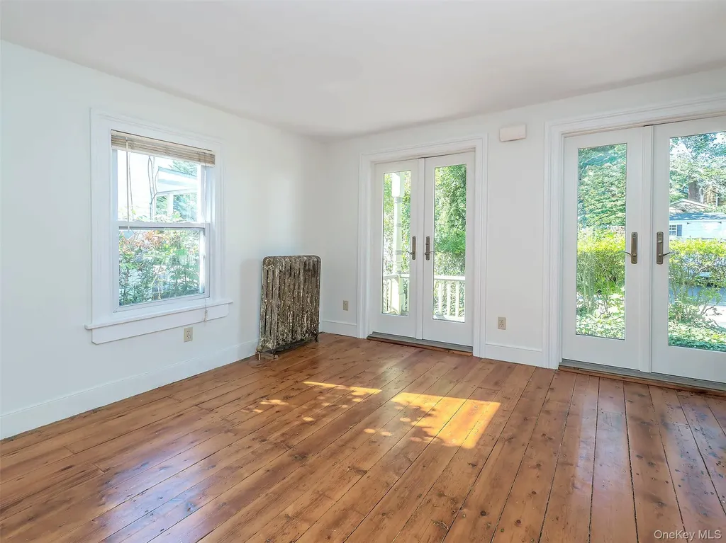 35 14th Avenue Sea Cliff NY 11579