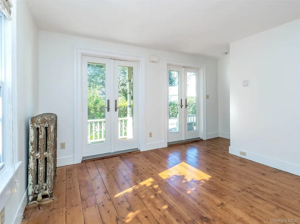 35 14th Avenue Sea Cliff NY 11579
