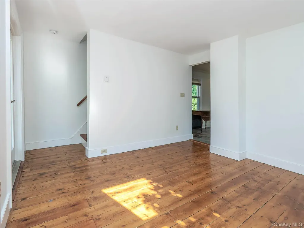 35 14th Avenue Sea Cliff NY 11579