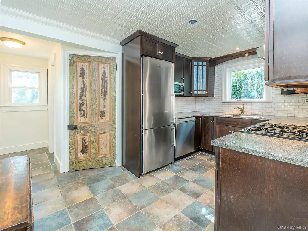 35 14th Avenue Sea Cliff NY 11579