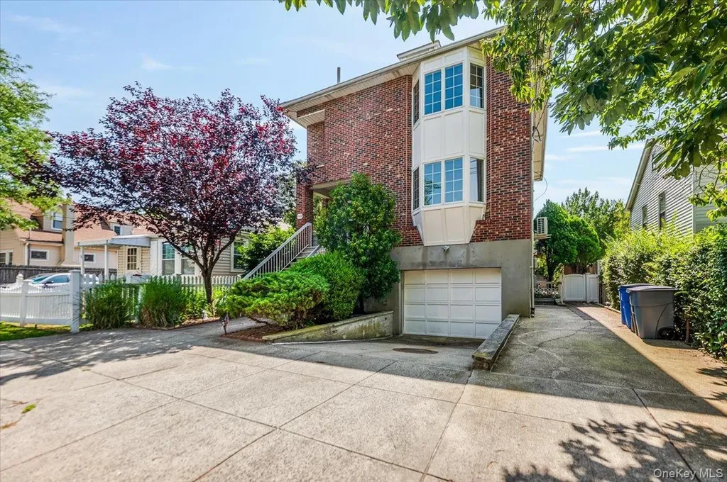 3218 Glennon Place Bronx NY 10465