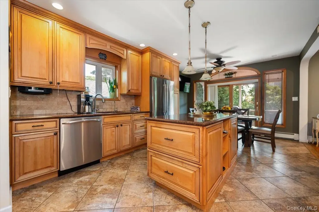 3218 Glennon Place Bronx NY 10465