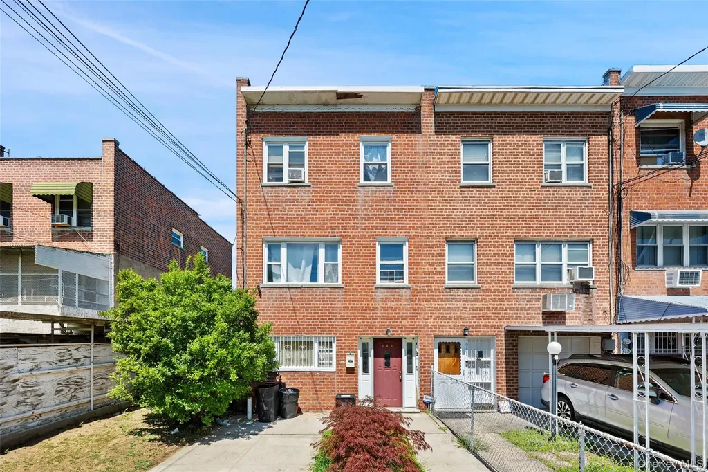959 E 220th Street Bronx NY 10469