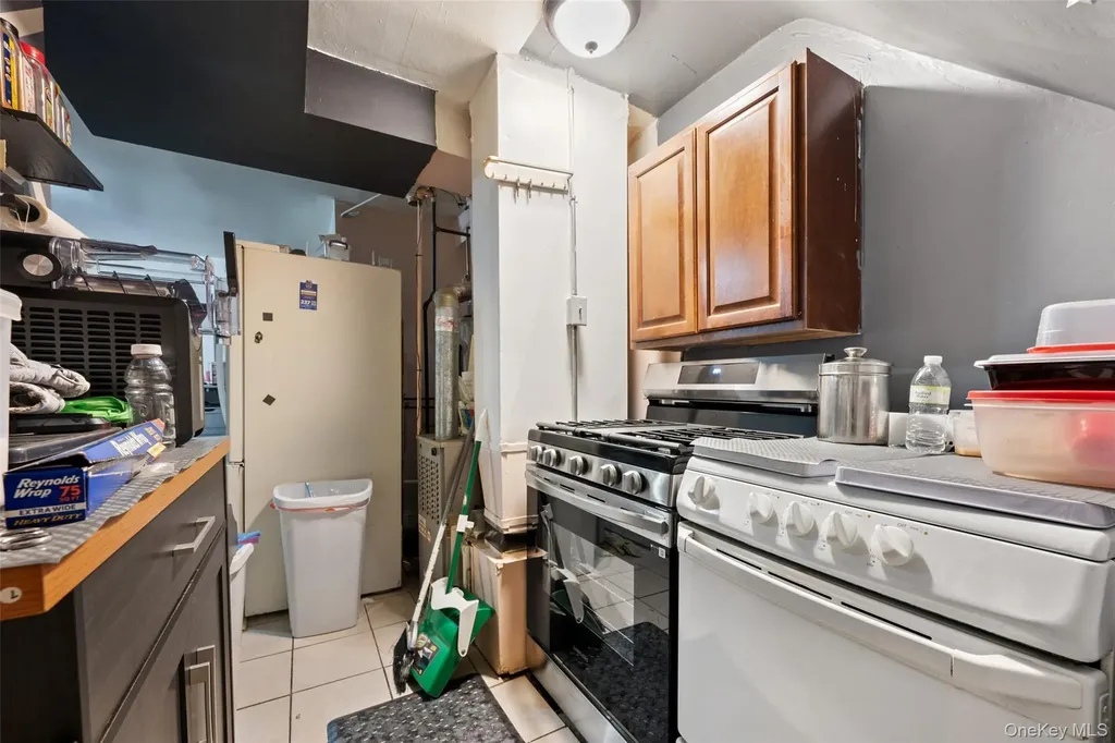959 E 220th Street Bronx NY 10469